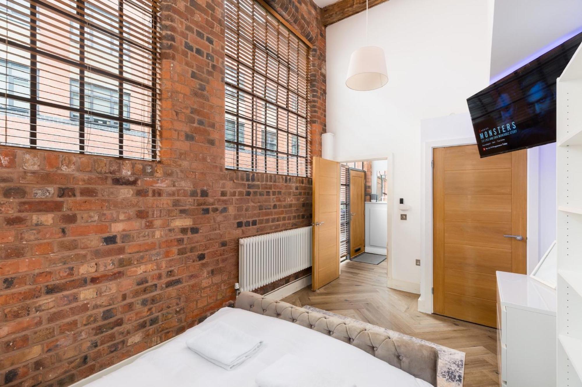 High End Luxury Townhouse In Jq, 4 Bedrooms, Flat Screen Tv In All Rooms, Free Parking, Near Birmingham City Centre Deposit Required Bagian luar foto